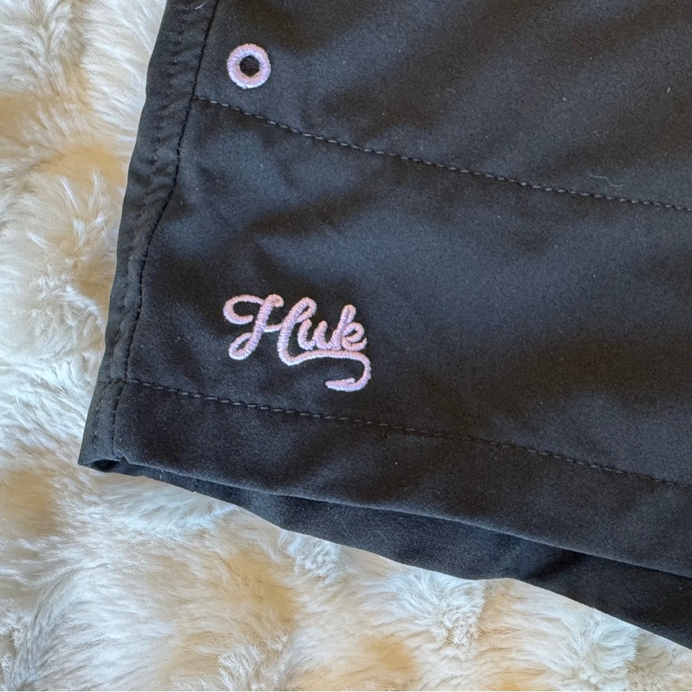 Huk Women’s Size XS black shorts w/Embroidered Logo - Picture 6 of 7